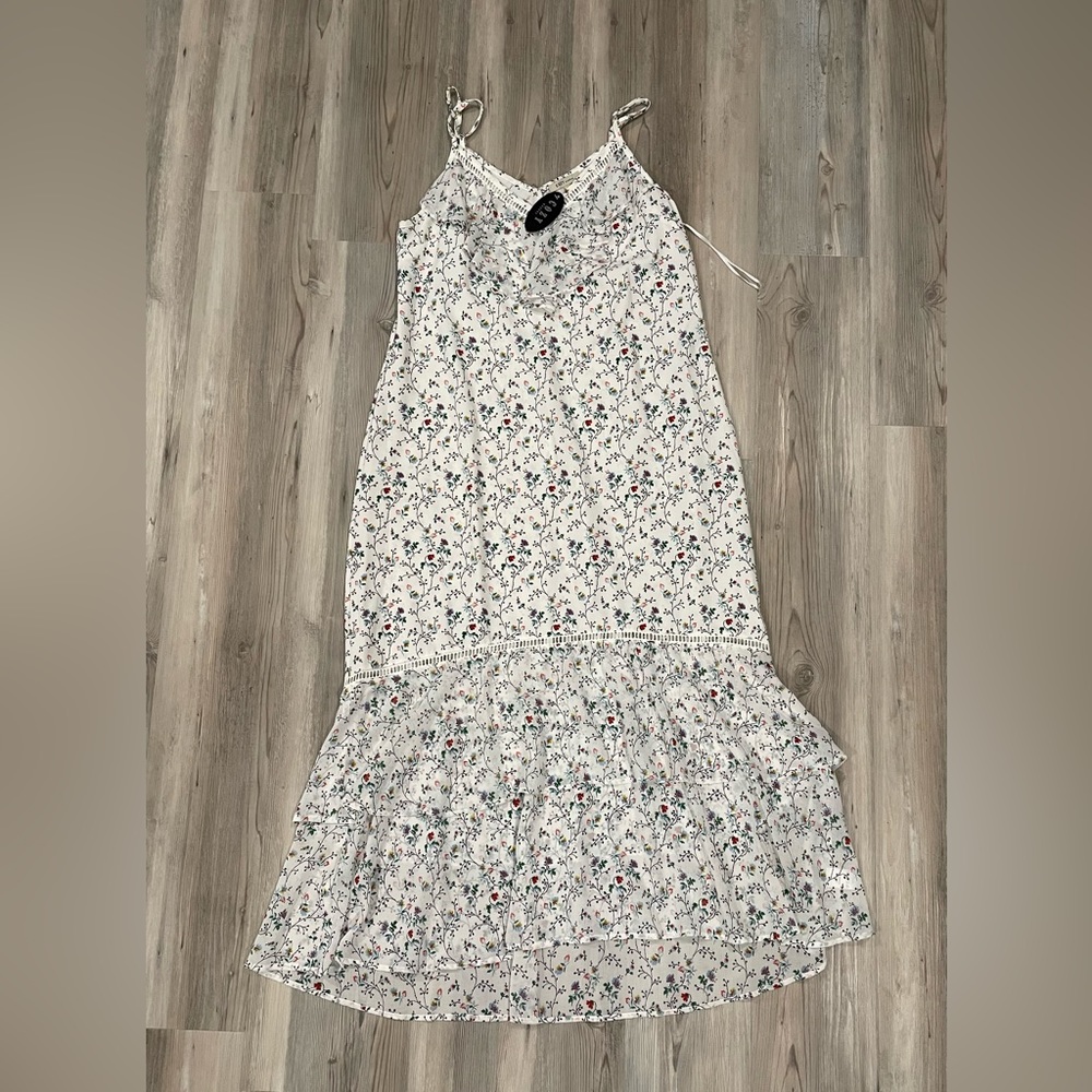 NWT Cozy Casual Large Floral Dress